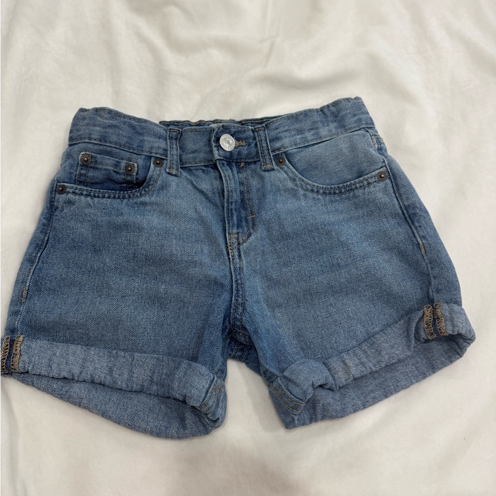 Levi’s little girl shorts 8R